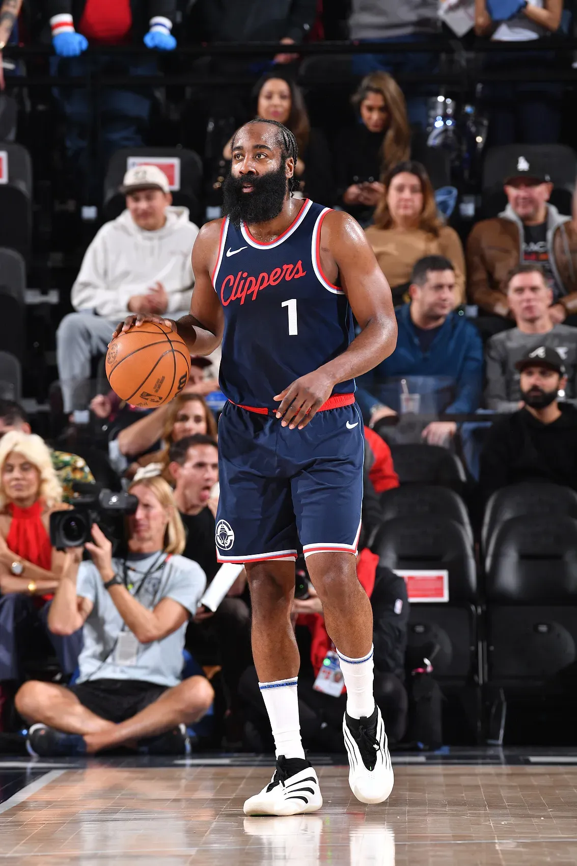 开云体育官网-哈登连续十五场比赛得分超过比赛局势复杂，拜仁不断突破！的简单介绍-开云体育官网